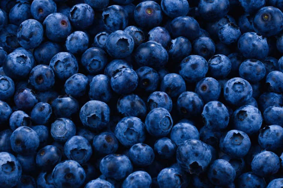 Kada poželite da osvežite svoj minimalistički manikir tu su blueberry nails