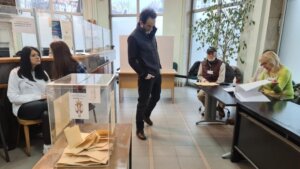 Kako će direktor Centra za socijalni rad u Žitorađi, i nedavno kandidat SNS za odbornika u toj opštini, glasati i na predstojećim lokalnim izborima u Nišu?