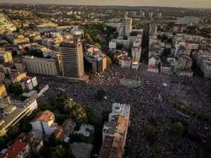 Kako je izgledao protest „Vidimo se na Vidovdan“ u slikama (FOTO)