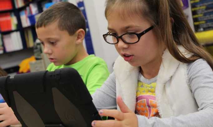 Kako pametni uređaji utiču na zdravlje dece?