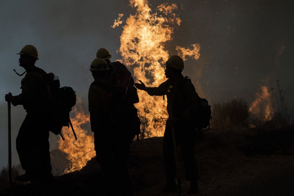 Kalifornija: Nadrealni požar besni u okrugu Monterej