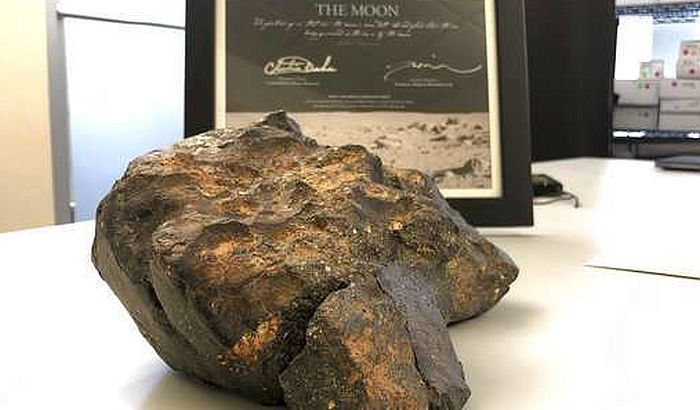 Kamen sa Meseca prodat za više od 600.000 dolara