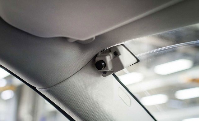 Kamere koje snimaju vozača: Veća bezbednost ili sredstvo špijuniranja?