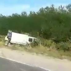 Kamion SLETEO SA PUTA kod Kragujevca, očevici ZABELEŽILI SVE (VIDEO SA LICA MESTA)