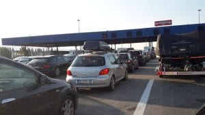 Kamioni tri sata na granici sa Hrvatskom, na prelazu Preševo putnička vozila zadržavaju se 50 minuta