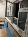 Kancelarija za KiM: Kamenovanje škole u Lipljanu dokaz da nasilje Kurtija ostavlja tragove