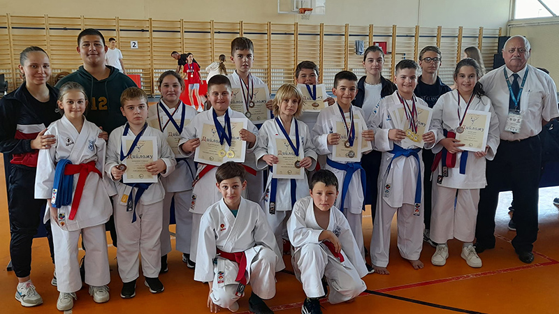 Karate klub Bor osvojio 15 medalja na prvenstvu Karate Saveza uže Srbije