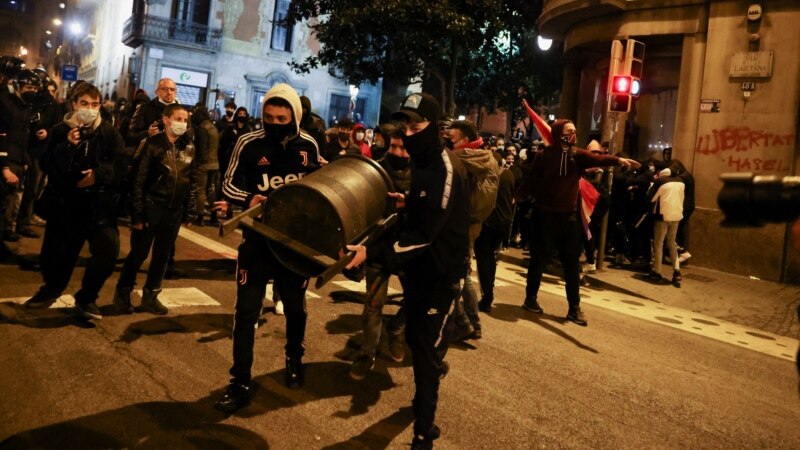 Sukob demonstranata i policije na protestima u Barseloni