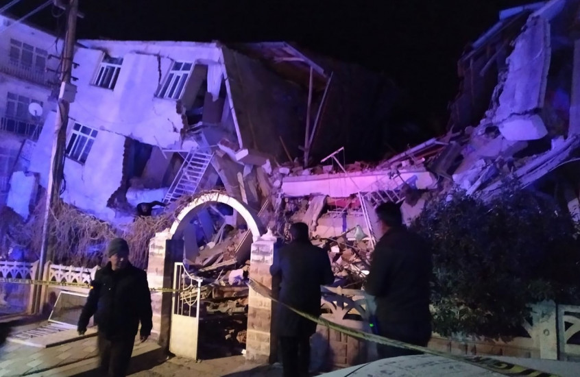 Katastrofa u Turskoj: Najmanje 14 mrtvih, oko 300 povrijeđenih, srušene stotine zgrada