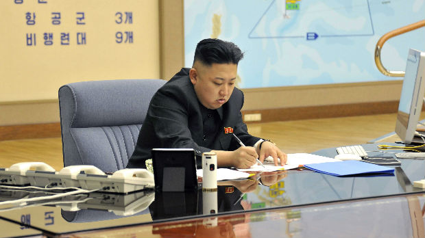 Kim Džong Un odložio odluku o ispaljivanju raketa