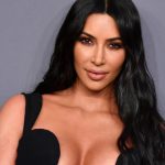 Kim Kardashian dobila 2,7 miliona dolara zbog lažnih haljina