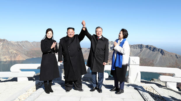 Kim i Mun zajedno na svetoj planini u Severnoj Koreji