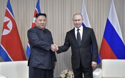 
					Kim izrazio zadovoljstvo razgovorima sa Putinom u Vladivostoku 
					
									