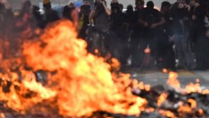 Kina i protesti: Policija u Hongkongu pucala bojevom municijom, ranjeni demonstrant u kritičnom stanju