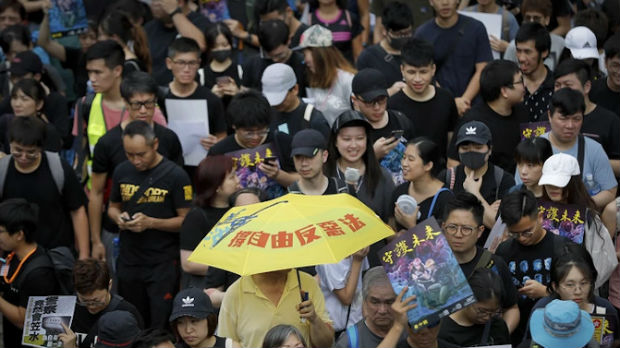 Kina optužula Nensi Pelosi povodom protesta u Hongkongu