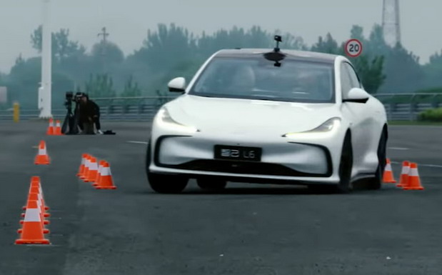 Kineski električni automobil prošao los test s brzinom od 90 km/h
