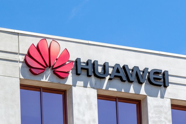 Kineski gigant okreće leđa SAD, bira Huawei