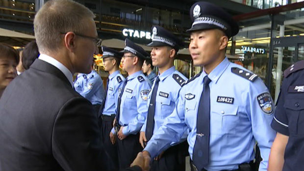 Kineski policajci u patroli sa srpskim