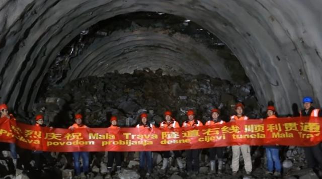 Kinezi slave na auto-putu, probijena 2 tunela VIDEO