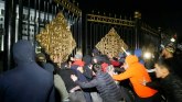 Kirgistan: Predsednik uveo vanredno stanje u glavnom gradu Biškeku, naredio vojsci da čuva red i mir