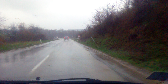 Kiša otežava vožnju, prestanak padavina do kraja dana