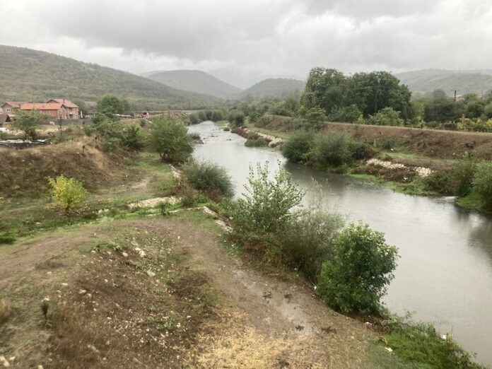 Kiša u Topličkom okrugu ne pravi probleme, vodostaj Toplice i dalje daleko ispod granice odbrane od poplava