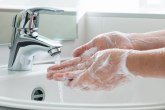 Ko češće pere ruke nakon odlaska u WC, muškarci ili žene?