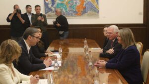 Ko je američka zvaničnica Elizabet M. Alen koja se sastala u Beogradu sa Vučićem?