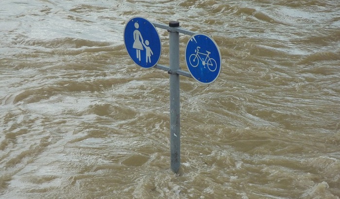 Ko je kriv za milionske štete od poplava i suša u Srbiji?