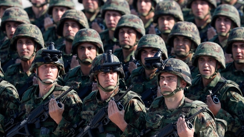 Ko u Srbiji ne odustaje od vojnog roka?