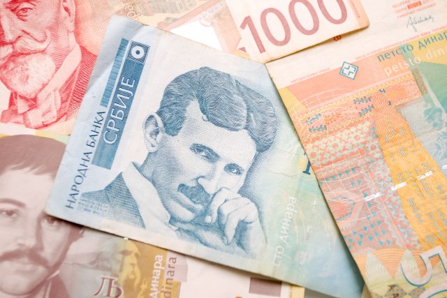 Ko u Srbiji zarađuje više od 200.000 dinara?
