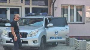 KoSSev: Dve osobe uhapšene u vezi sa jutrošnjim pretresima na Severu Kosova, jedan još uvek u toku