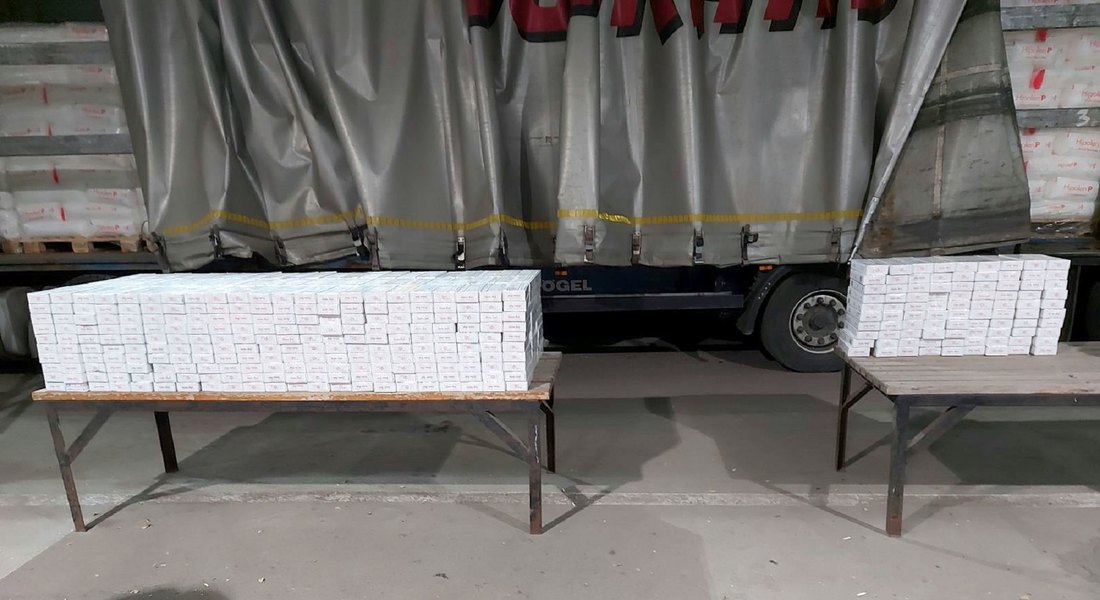 Kod Novog Pazara u garaži nađeno 7.500 kutija cigareta