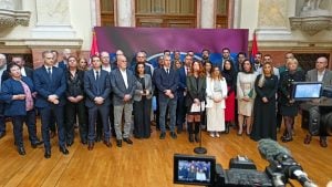 Koga predstavlja parlamentarna opozicija?