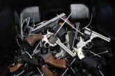 Koha: Na Kosovu od 240.000 do 260.000 ilegalnog oružja