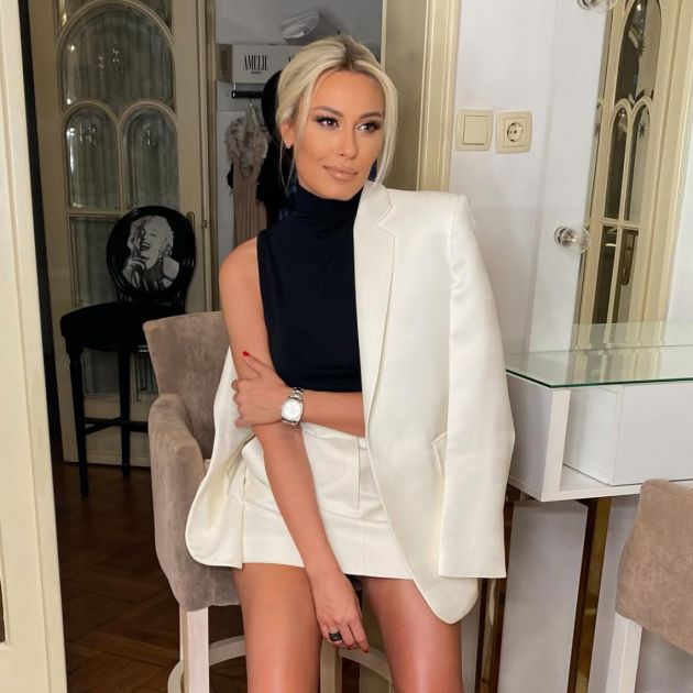 Kolekcija o kojoj mašta svaka žena: Garderober Dajane Paunović pravo je modno carstvo