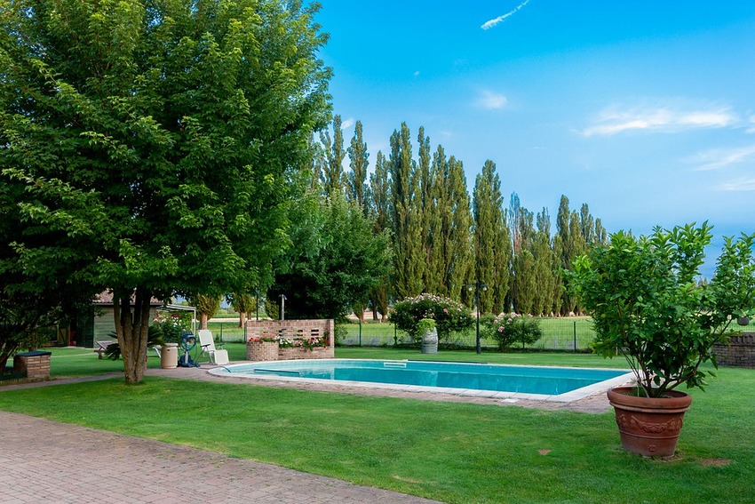 Koliko u Srbiji košta pravljenje bazena u dvorištu