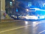 Kolima izleteo na trotoar u centru Niša, trudnica lakše povređena