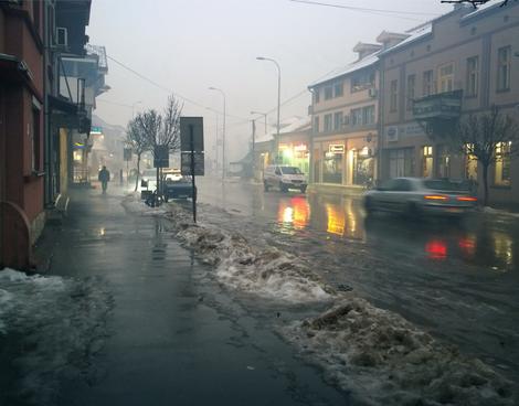 Kolovozi u Srbiji mokri, AMSS popodne očekuje jači saobraćaj