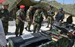
					Komandant borbene grupe EU HELBROC posetio bazu Jug i Borovac 
					
									