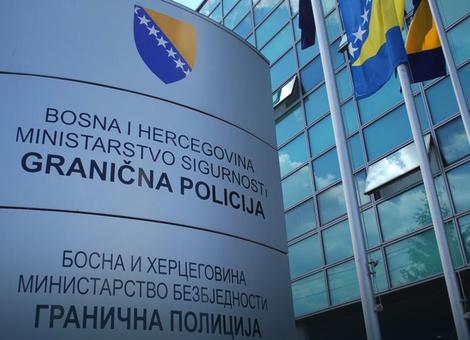 Komandir Granične policije BiH oslobođen optužbi za krađu guma sa službenog vozila