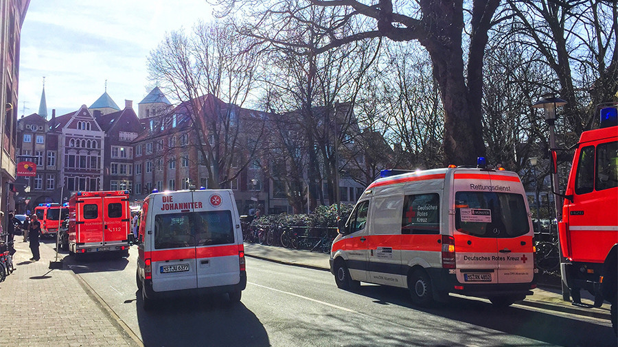 Kombi u Nemačkoj uleteo u pešake – troje mrtvih, 20 povređenih