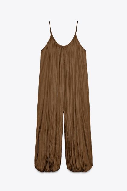 Viralni kombinezon iz Zare je naš favorit za letnji wedding guest outfit