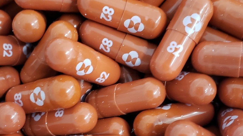 Komisija FDA tesnom većinom podržala Merckov lek za COVID-19
