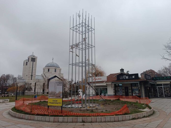 Komisija predlaže uklanjanje spomenika nenasilju u Nišu zbog propusta u izgradnji