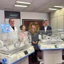 Kompanija AstraZeneca donirala je dva inkubatora Klinici za pedijatriju KC Niš (FOTO)