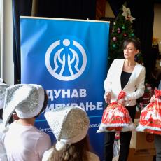 Kompanija Dunav poklonila paketiće deci u SOS dečjem selu