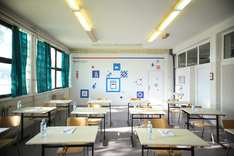 Kompanija NIS nastavlja podršku digitalizaciji škola u Srbiji