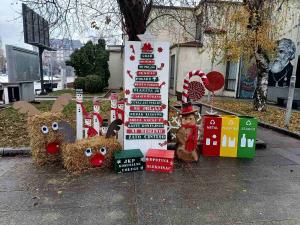 Komunalni novogodišnji kutak u Aleksincu na ideju najmlađih