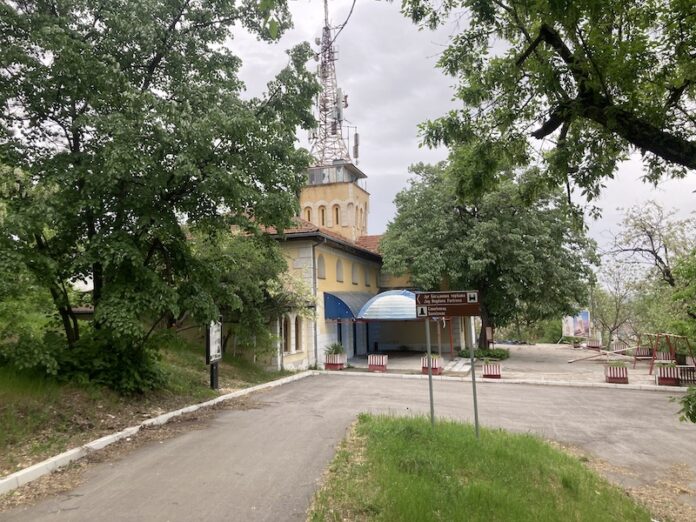 Koncesija i rasprodaja u Prokuplju: Od pijaca i lokala, preko bazena, do Doma vojske – građani plaćaju, privatnici zarađuju
